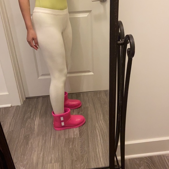 UGG Australia waterproof boots. Fit 7 - Picture 13 of 16